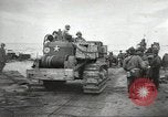 Immagine di Le forze alleate a terra seguendo la D-day invasione Normandia Francia, 1944, secondo 1 filmato di repertorio 65675060419