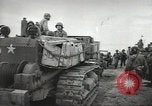 Immagine di Le forze alleate a terra seguendo la D-day invasione Normandia Francia, 1944, secondo 4 filmato di repertorio 65675060419