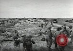 Immagine di Le forze alleate a terra seguendo la D-day invasione Normandia Francia, 1944, secondo 8 filmato di repertorio 65675060419
