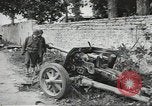 Immagine di Le forze alleate a terra seguendo la D-day invasione Normandia Francia, 1944, secondo 39 filmato di repertorio 65675060419