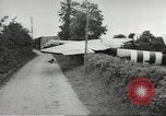 Immagine di Le forze alleate a terra seguendo la D-day invasione Normandia Francia, 1944, secondo 51 filmato di repertorio 65675060419