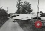 Immagine di Le forze alleate a terra seguendo la D-day invasione Normandia Francia, 1944, secondo 54 filmato di repertorio 65675060419