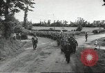 Standbild Deutsche Kriegsgefangene genommen in alliierte Invasion Normandie Frankreich, 1944, aus Sekunde 1 historischem Filmmaterial Videoclip 65675060420