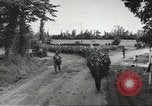Standbild Deutsche Kriegsgefangene genommen in alliierte Invasion Normandie Frankreich, 1944, aus Sekunde 3 historischem Filmmaterial Videoclip 65675060420