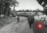 Standbild Deutsche Kriegsgefangene genommen in alliierte Invasion Normandie Frankreich, 1944, aus Sekunde 4 historischem Filmmaterial Videoclip 65675060420