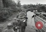 Standbild Deutsche Kriegsgefangene genommen in alliierte Invasion Normandie Frankreich, 1944, aus Sekunde 14 historischem Filmmaterial Videoclip 65675060420