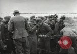 Standbild Deutsche Kriegsgefangene genommen in alliierte Invasion Normandie Frankreich, 1944, aus Sekunde 31 historischem Filmmaterial Videoclip 65675060420