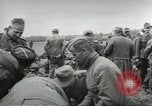 Standbild Deutsche Kriegsgefangene genommen in alliierte Invasion Normandie Frankreich, 1944, aus Sekunde 45 historischem Filmmaterial Videoclip 65675060420