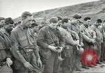 Image Cérémonie au premier cimetière militaire américain d'Omaha Beach Normandie France, 1944, de la seconde 14 séquences d'archives historiques vidéo 65675060423