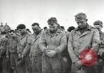 Image Cérémonie au premier cimetière militaire américain d'Omaha Beach Normandie France, 1944, de la seconde 16 séquences d'archives historiques vidéo 65675060423