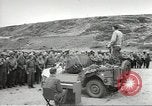 Image Cérémonie au premier cimetière militaire américain d'Omaha Beach Normandie France, 1944, de la seconde 23 séquences d'archives historiques vidéo 65675060423