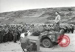 Image Cérémonie au premier cimetière militaire américain d'Omaha Beach Normandie France, 1944, de la seconde 26 séquences d'archives historiques vidéo 65675060423