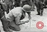 Image Cérémonie au premier cimetière militaire américain d'Omaha Beach Normandie France, 1944, de la seconde 28 séquences d'archives historiques vidéo 65675060423