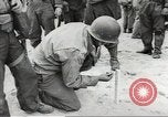 Image Cérémonie au premier cimetière militaire américain d'Omaha Beach Normandie France, 1944, de la seconde 29 séquences d'archives historiques vidéo 65675060423