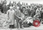 Image Cérémonie au premier cimetière militaire américain d'Omaha Beach Normandie France, 1944, de la seconde 56 séquences d'archives historiques vidéo 65675060423