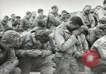 Image Cérémonie au premier cimetière militaire américain d'Omaha Beach Normandie France, 1944, de la seconde 61 séquences d'archives historiques vidéo 65675060423