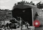 Image Landing Ship Tank LST-47 Dartmouth Angleterre, 1944, de la seconde 13 séquences d'archives historiques vidéo 65675060435