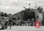 Image Landing Ship Tank LST-47 Dartmouth Angleterre, 1944, de la seconde 56 séquences d'archives historiques vidéo 65675060435