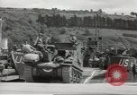 Immagine di Landing Craft serbatoio Dartmouth Inghilterra, 1944, secondo 8 filmato di repertorio 65675060436