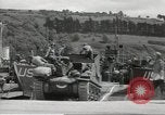 Immagine di Landing Craft serbatoio Dartmouth Inghilterra, 1944, secondo 9 filmato di repertorio 65675060436