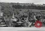 Immagine di Landing Craft serbatoio Dartmouth Inghilterra, 1944, secondo 12 filmato di repertorio 65675060436