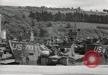 Immagine di Landing Craft serbatoio Dartmouth Inghilterra, 1944, secondo 19 filmato di repertorio 65675060436
