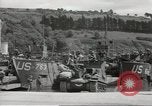 Immagine di Landing Craft serbatoio Dartmouth Inghilterra, 1944, secondo 20 filmato di repertorio 65675060436