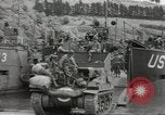 Immagine di Landing Craft serbatoio Dartmouth Inghilterra, 1944, secondo 25 filmato di repertorio 65675060436
