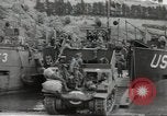 Immagine di Landing Craft serbatoio Dartmouth Inghilterra, 1944, secondo 29 filmato di repertorio 65675060436