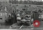 Immagine di Landing Craft serbatoio Dartmouth Inghilterra, 1944, secondo 37 filmato di repertorio 65675060436
