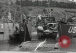 Immagine di Landing Craft serbatoio Dartmouth Inghilterra, 1944, secondo 47 filmato di repertorio 65675060436