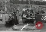 Immagine di Landing Craft serbatoio Dartmouth Inghilterra, 1944, secondo 48 filmato di repertorio 65675060436