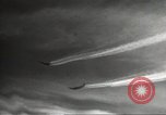 Standbild alliierte Bomber Normandie Frankreich, 1944, aus Sekunde 7 historischem Filmmaterial Videoclip 65675060448