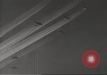 Standbild alliierte Bomber Normandie Frankreich, 1944, aus Sekunde 25 historischem Filmmaterial Videoclip 65675060448