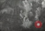 Standbild alliierte Bomber Normandie Frankreich, 1944, aus Sekunde 40 historischem Filmmaterial Videoclip 65675060448