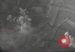 Standbild alliierte Bomber Normandie Frankreich, 1944, aus Sekunde 46 historischem Filmmaterial Videoclip 65675060448
