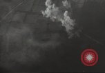 Standbild alliierte Bomber Normandie Frankreich, 1944, aus Sekunde 49 historischem Filmmaterial Videoclip 65675060448