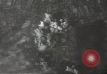 Standbild alliierte Bomber Normandie Frankreich, 1944, aus Sekunde 52 historischem Filmmaterial Videoclip 65675060448