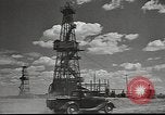 Immagine di Petrolio russo ben tower La Russia, 1941, secondo 12 filmato di repertorio 65675060460