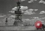 Immagine di Petrolio russo ben tower La Russia, 1941, secondo 14 filmato di repertorio 65675060460