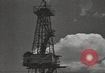 Immagine di Petrolio russo ben tower La Russia, 1941, secondo 18 filmato di repertorio 65675060460