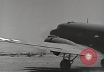 Immagine di C-47 piano dello Skytrain Il Nord Africa, 1943, secondo 35 filmato di repertorio 65675060466