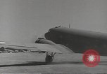 Immagine di C-47 piano dello Skytrain Il Nord Africa, 1943, secondo 38 filmato di repertorio 65675060466