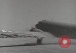 Immagine di C-47 piano dello Skytrain Il Nord Africa, 1943, secondo 39 filmato di repertorio 65675060466