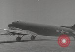 Immagine di C-47 piano dello Skytrain Il Nord Africa, 1943, secondo 43 filmato di repertorio 65675060466