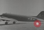 Immagine di C-47 piano dello Skytrain Il Nord Africa, 1943, secondo 44 filmato di repertorio 65675060466