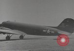 Immagine di C-47 piano dello Skytrain Il Nord Africa, 1943, secondo 45 filmato di repertorio 65675060466