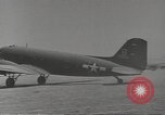 Immagine di C-47 piano dello Skytrain Il Nord Africa, 1943, secondo 47 filmato di repertorio 65675060466