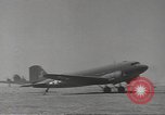 Immagine di C-47 piano dello Skytrain Il Nord Africa, 1943, secondo 53 filmato di repertorio 65675060466