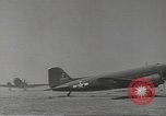Immagine di C-47 piano dello Skytrain Il Nord Africa, 1943, secondo 54 filmato di repertorio 65675060466